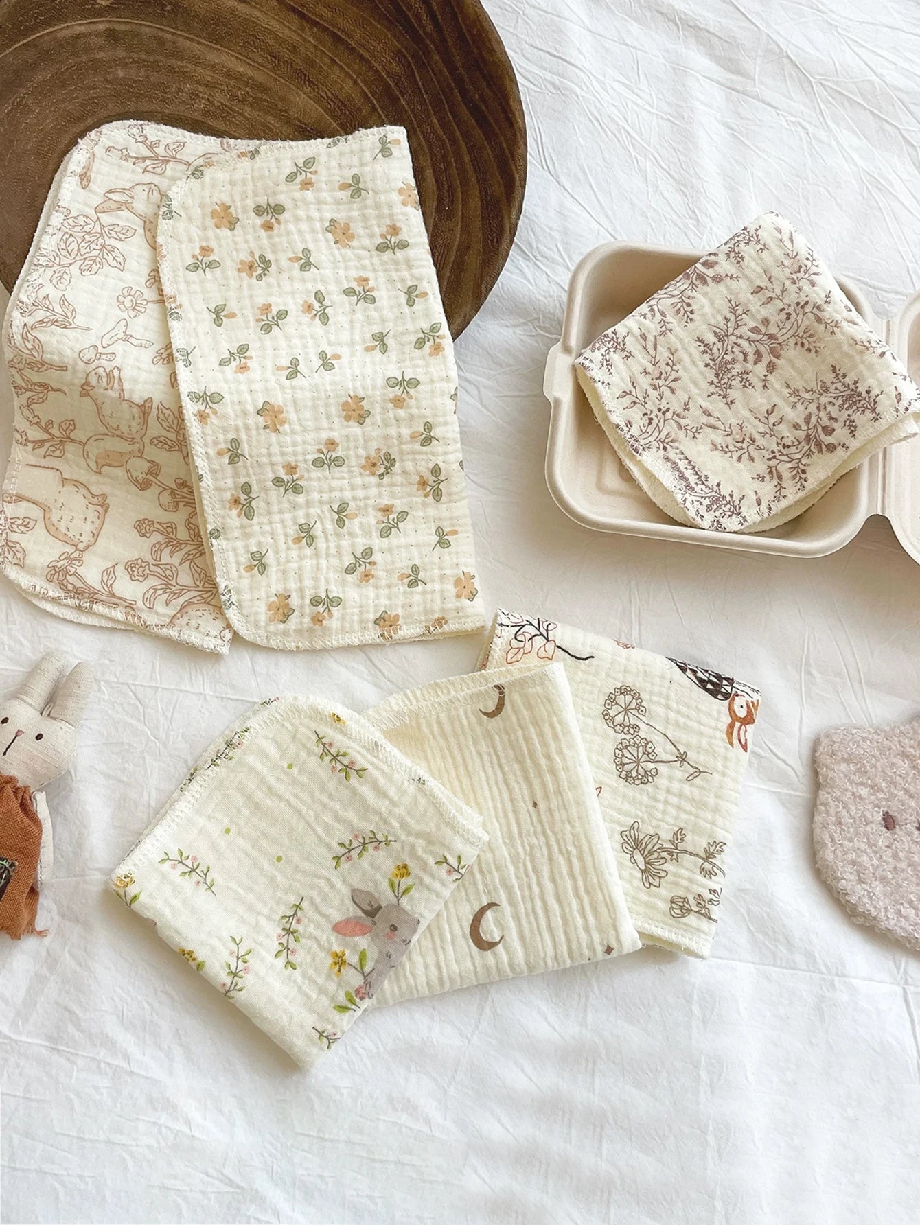 5Pcs Baby Gauze Saliva Wipes, Soft Face Wipes for Newborns, Soft and Skin-Friendly - Washable and Reusable, Cute Printed Multi-Purpose Small Square Towels!