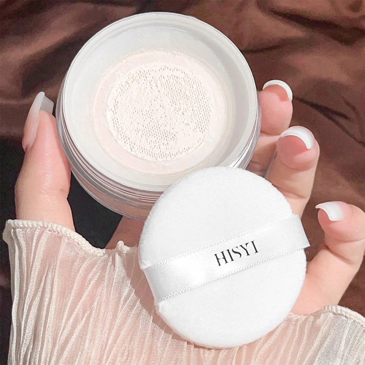 Loose powder oil control setting powder, lasting fresh matte mist setting powder, taking off and brightening is not easy to remo