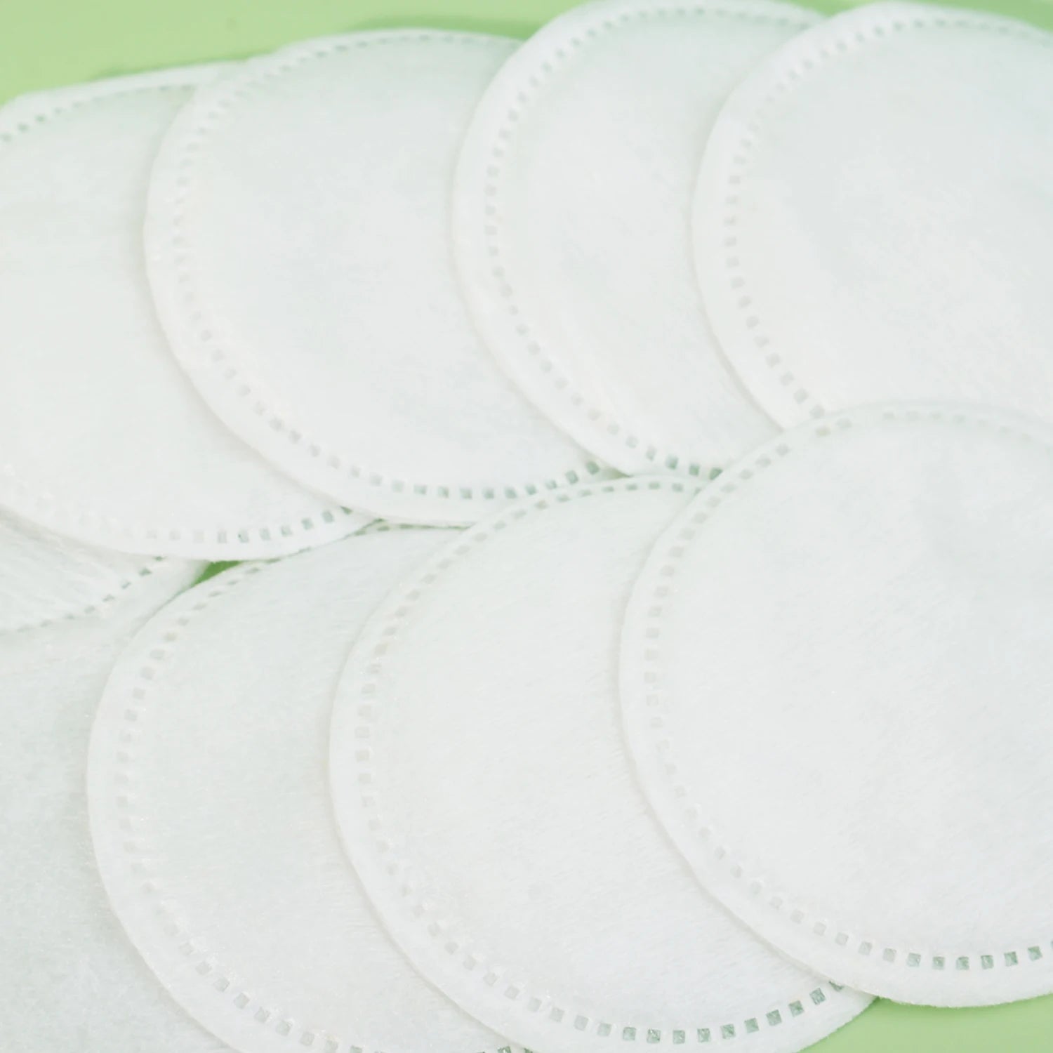 Disposable Soft Circular Makeup Remover Pads Doubles Sided Breathable Cotton Pads for Daily Facial Cleaning Nail Polish Remover