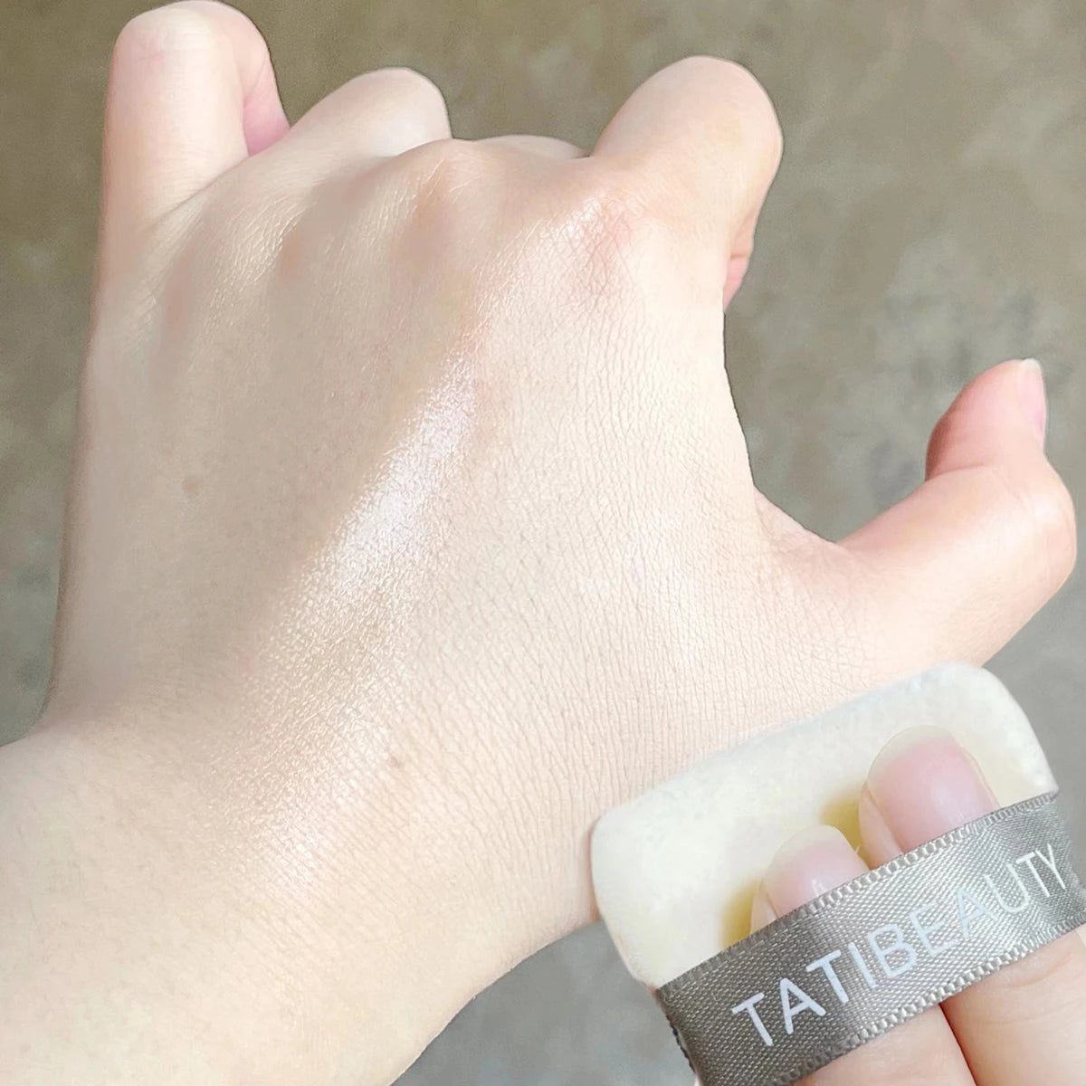 TATIBEAUTY Small Silver Block Powder Soft Focus Oil Control Setting Powder Concealer Pore Light Powder Loose Powder